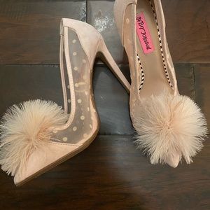 Betsy Johnson pumps